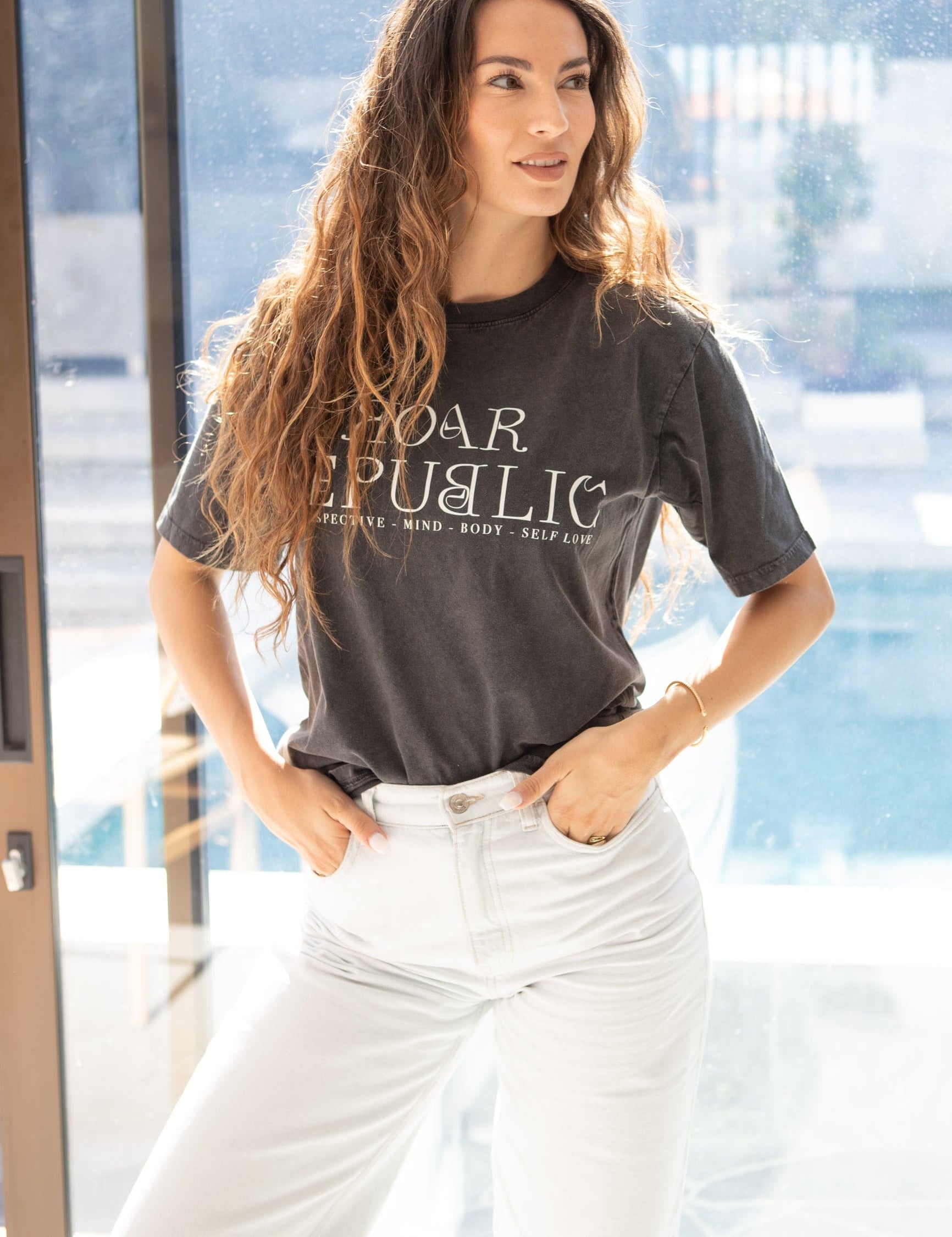 MAE OVERSIZED ROAR REPUBLIC LOGO T-SHIRT-Roar Republic