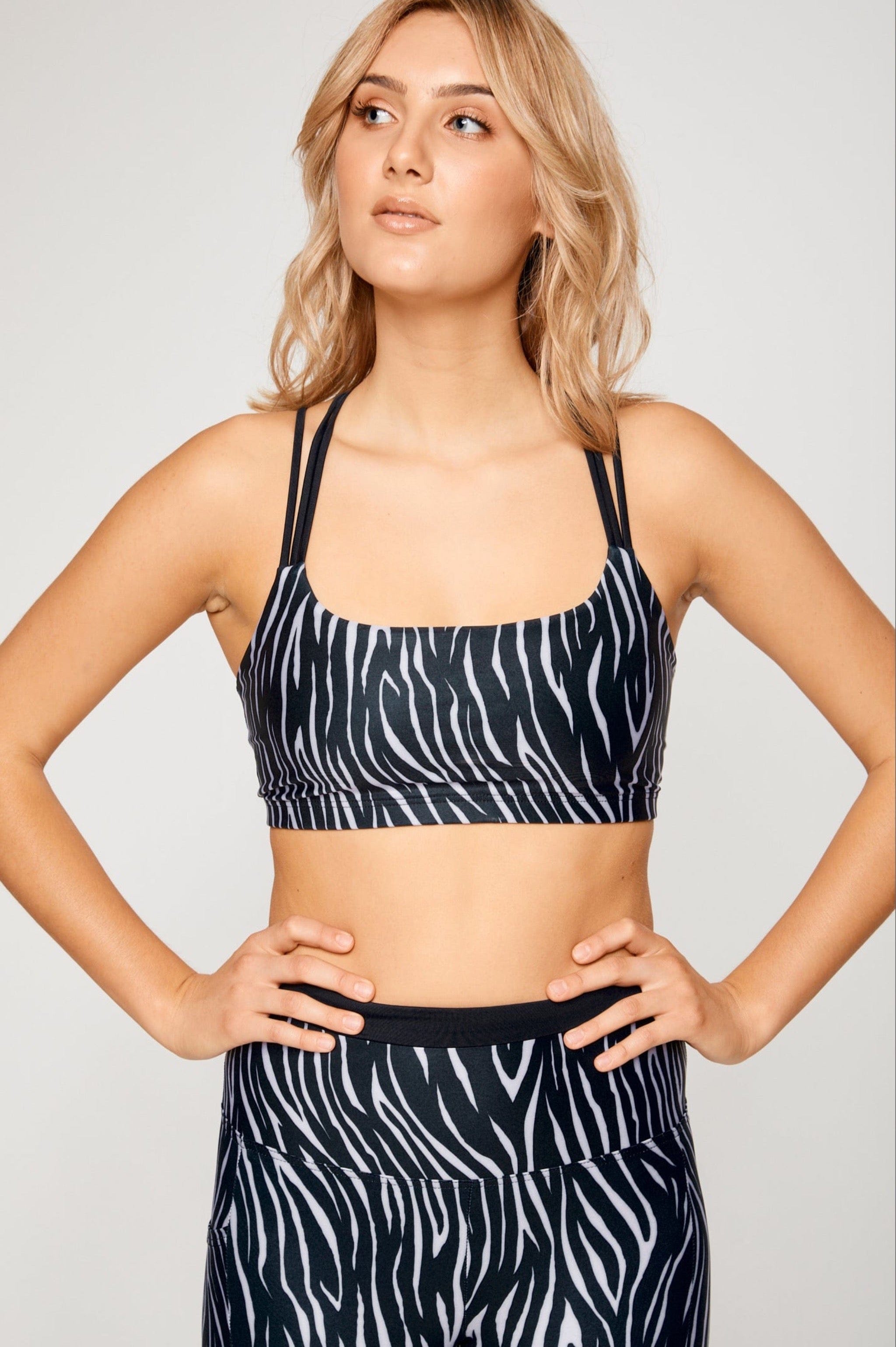 MKALI CROP TOP-Roar Republic