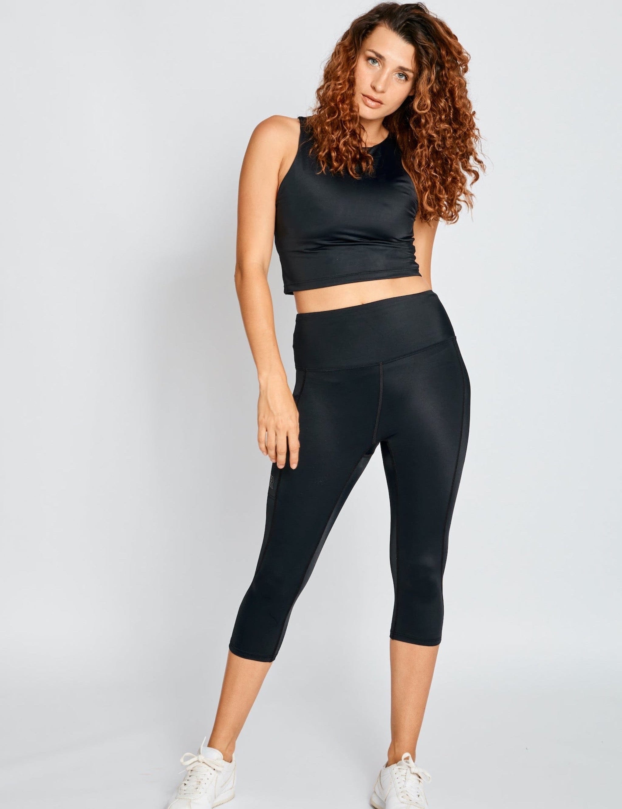 EMPOWER BLACK 3/4 LEGGINGS-Roar Republic