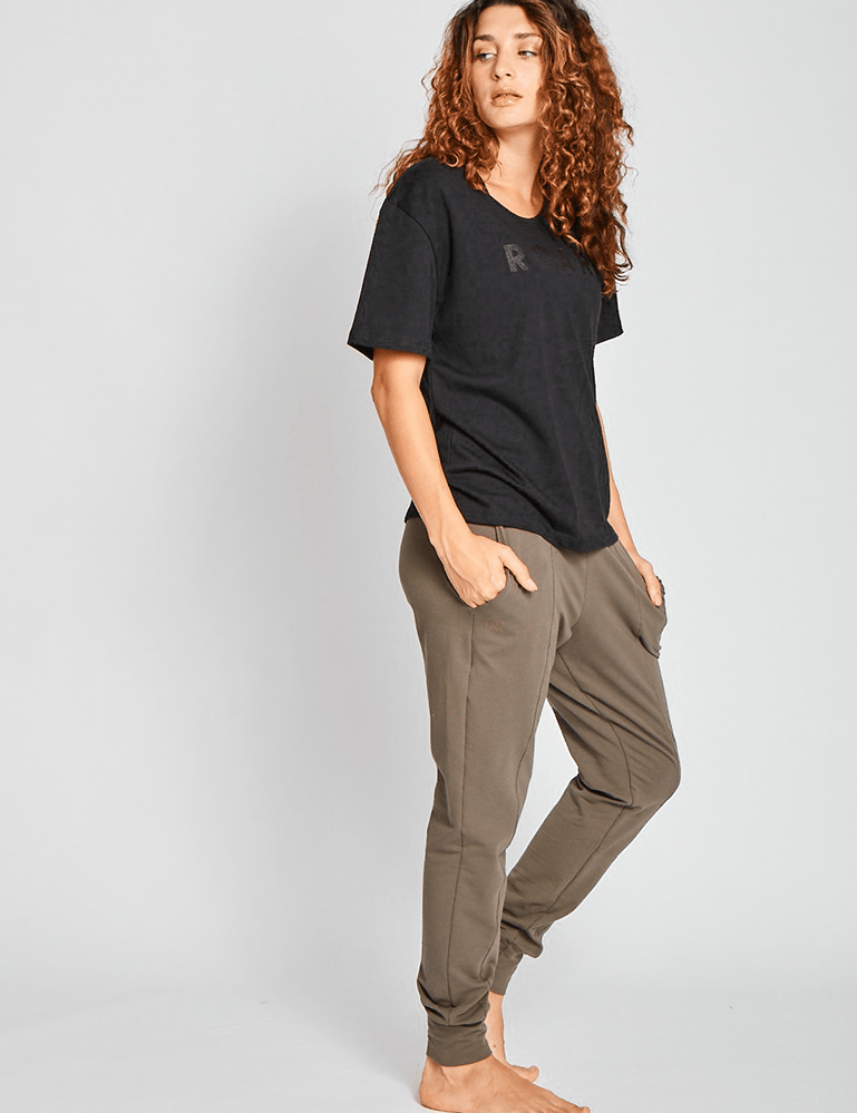 RELAXED BLACK TEE-Roar Republic